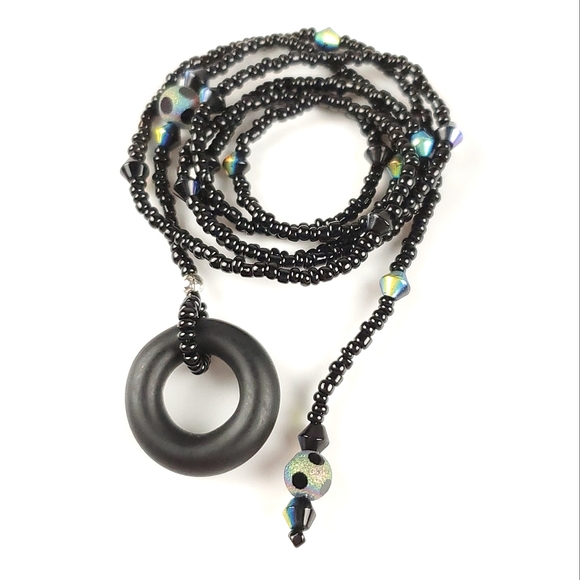 🦋 Black And Rainbow Beaded Single Strand Lariat Necklace 🦋1/$14~2/$24~3/$30🦋 - Picture 3 of 6